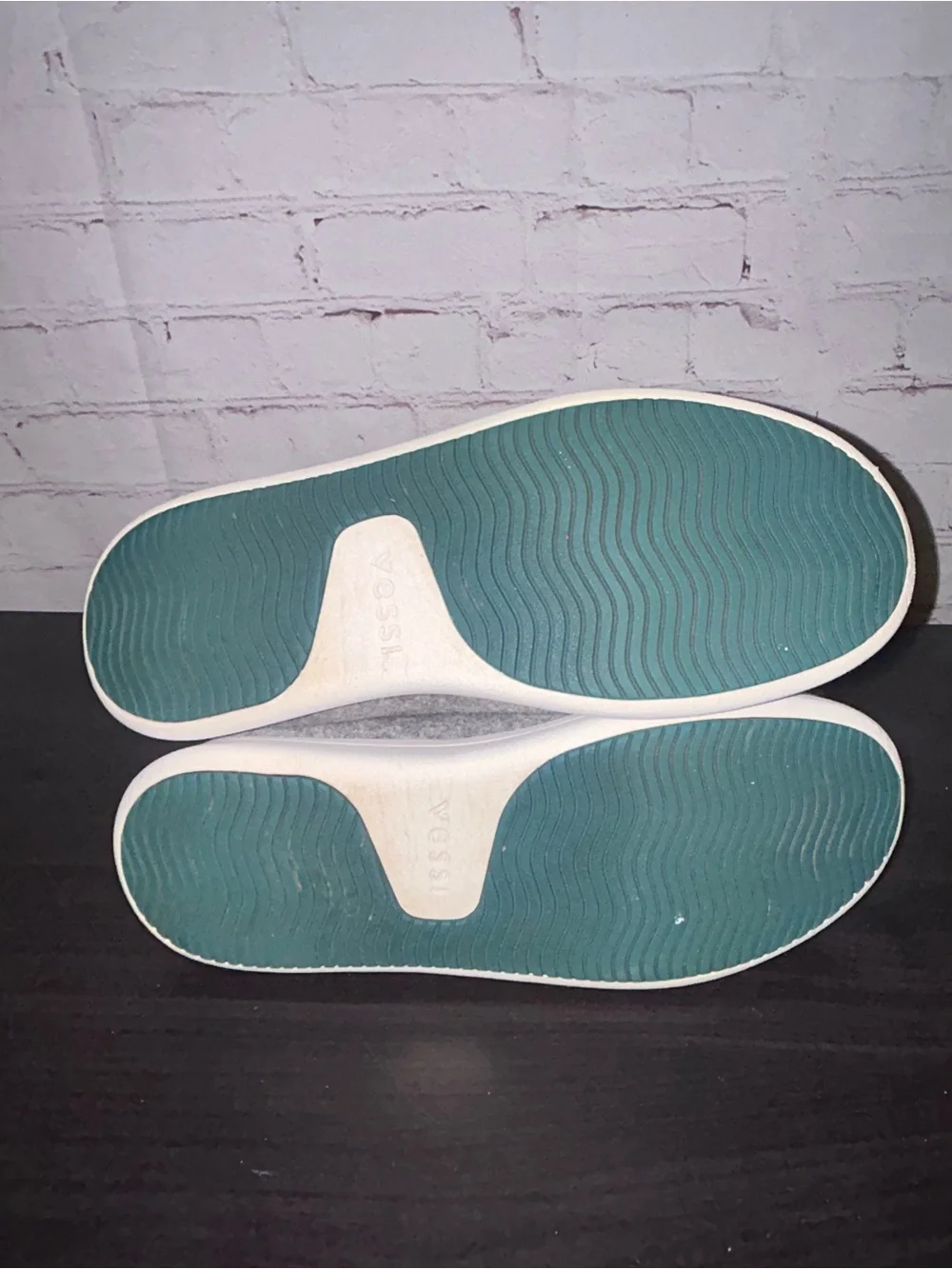 Vessi Sunday waterproof slipper/shoe women’s size 9